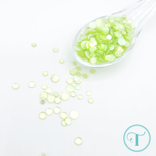 Pear Iridescent Pearl Confetti